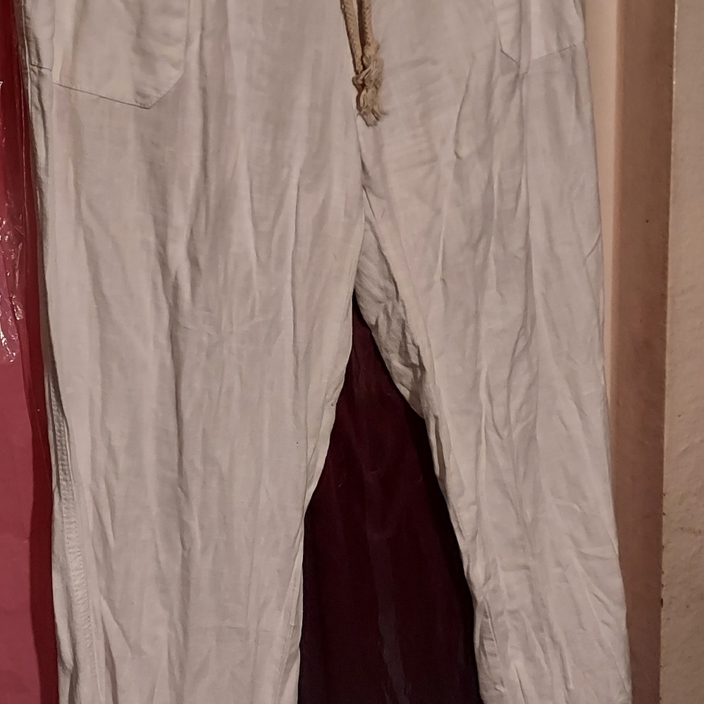 April kiss white pants